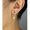Boucles d'oreilles Mini Créoles plume pendante Plaqué or 750 3 microns - vue V3