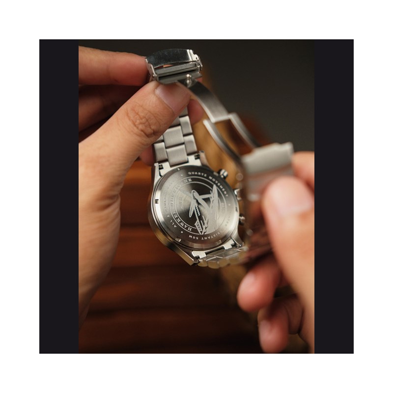 Montre homme quartz japonais AVI-8 - Bracelet acier - Date - vue 5