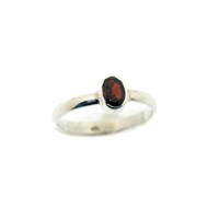 Bague en argent et grenat rouge