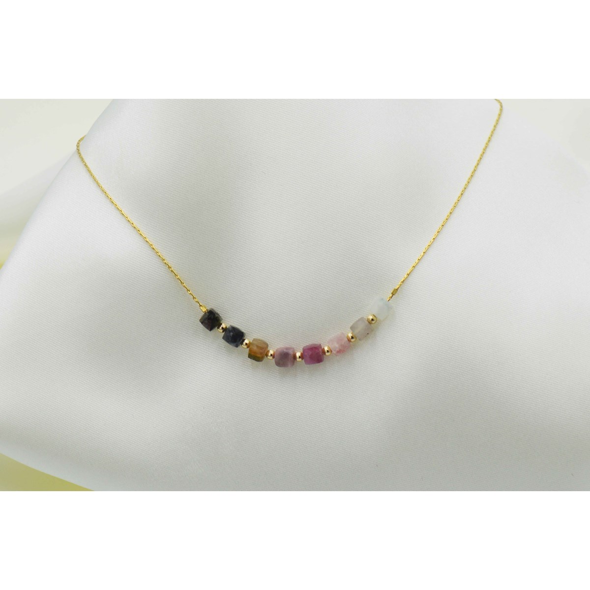 Collier orné de perles de Tourmaline - vue 2