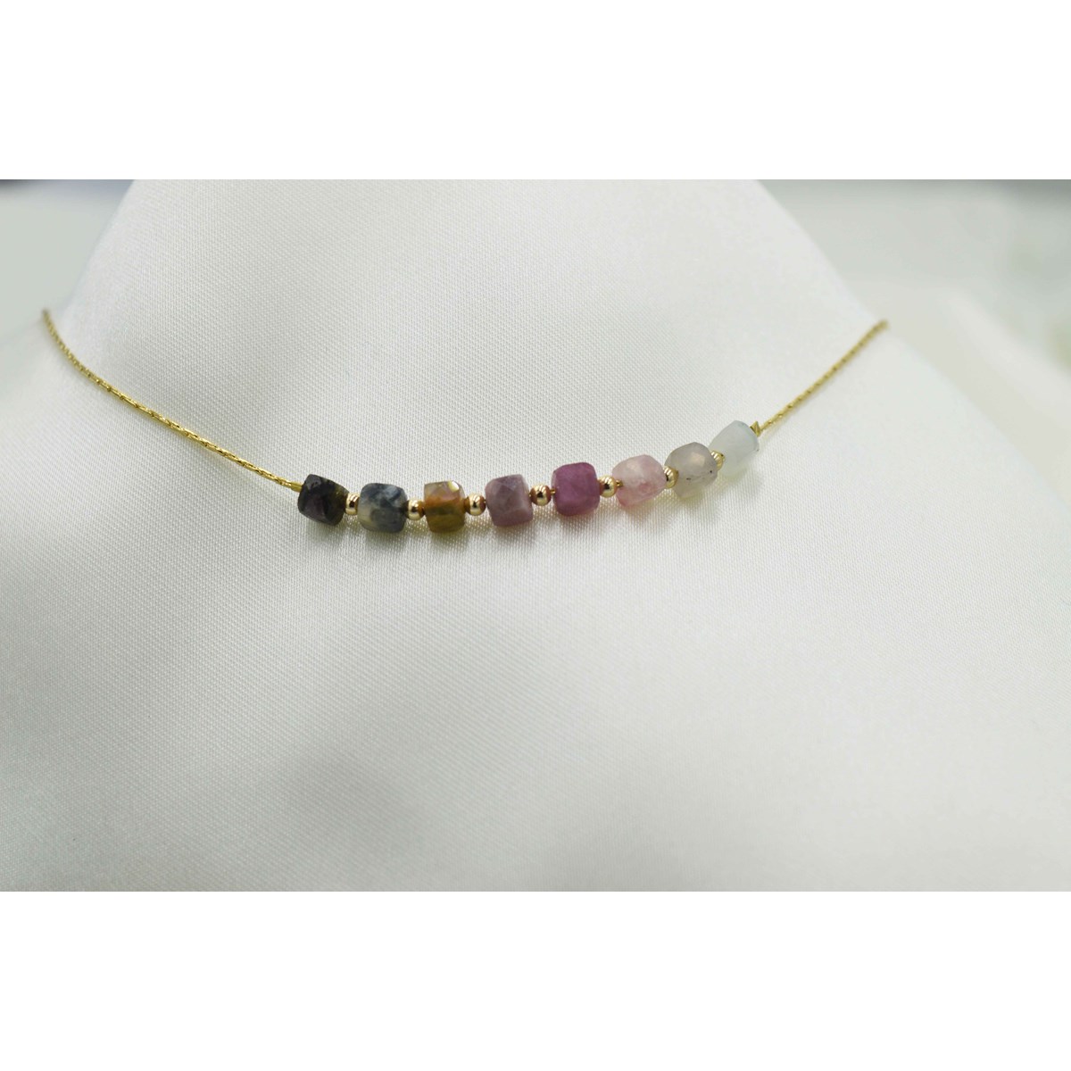 Collier orné de perles de Tourmaline - vue 4