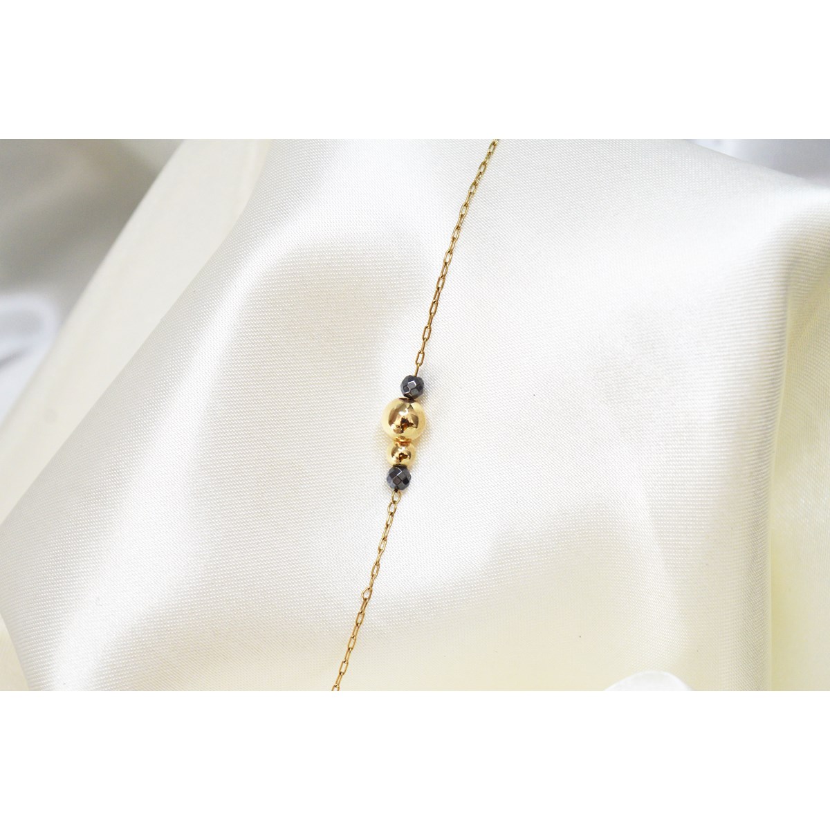 Bracelet  fin orné de perles semi-precieuses d 'hématite - vue 3