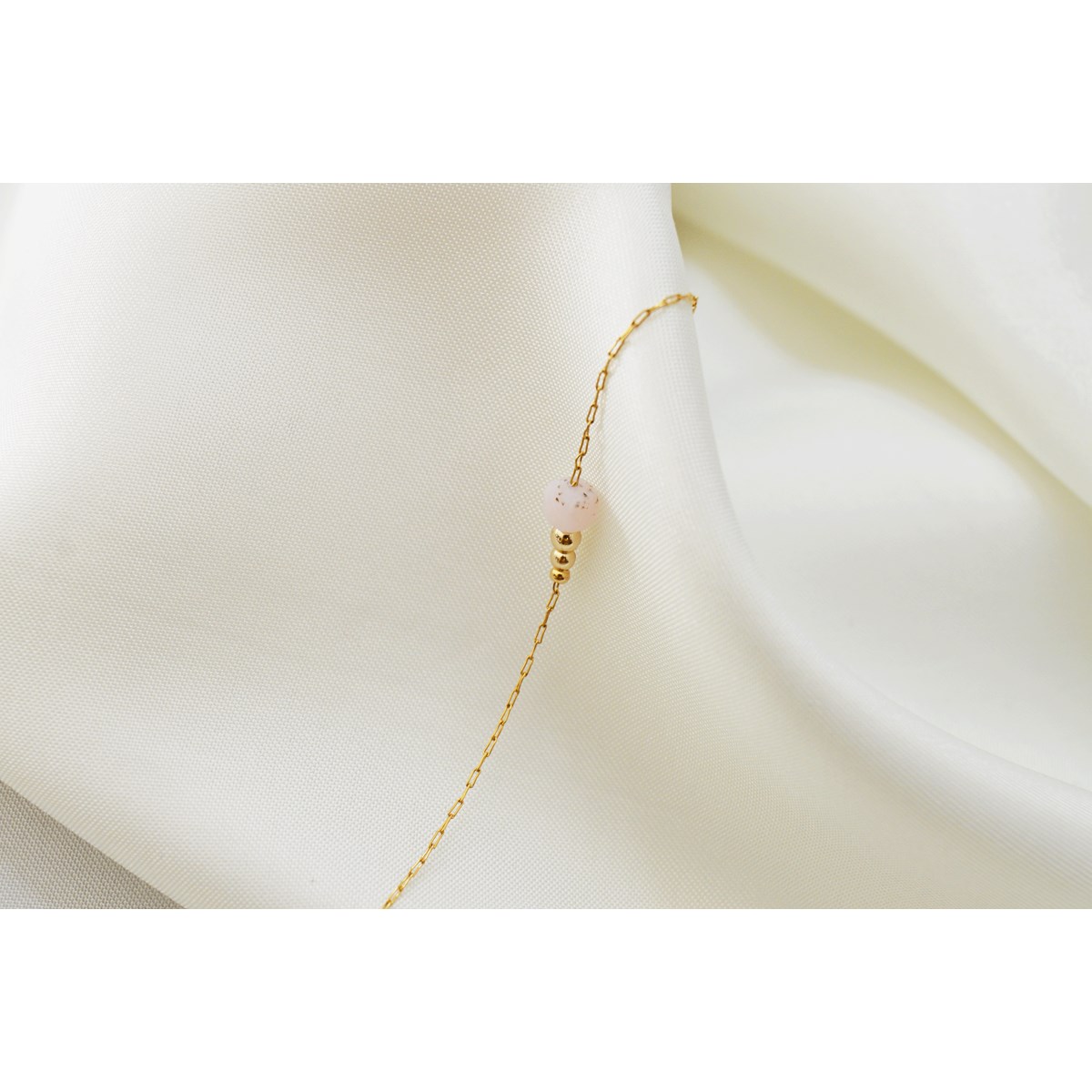 Bracelet  fin orné d une perle semi-precieuse  d 'Agate Rose - vue 3
