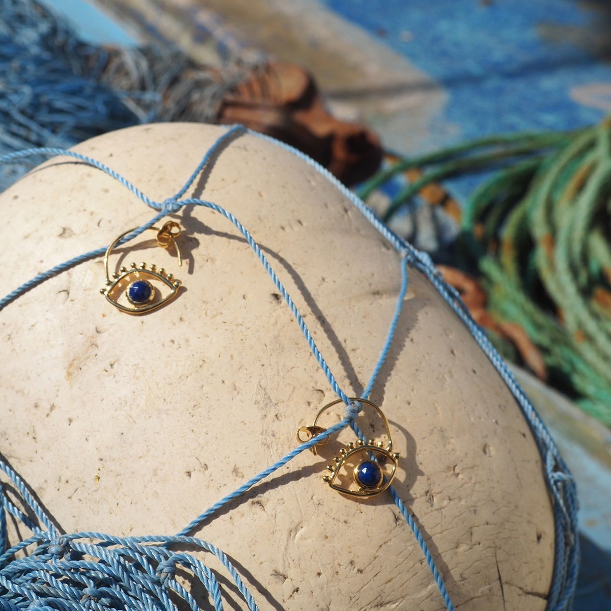Boucles d'oreilles oeil en argent et lapis lazuli AJNA - vue 4