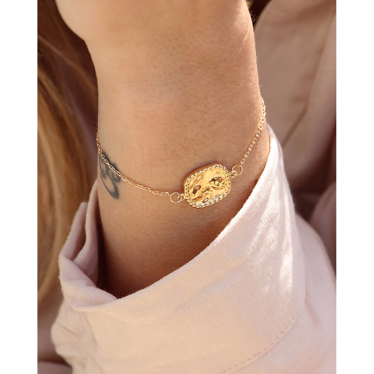 Bracelet ajustable médaille laiton doré or fin 24K SALLY - vue 3