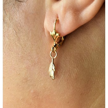 Gold-plated 750 3 microns dangling feather sleeper earrings