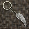 Porte-clés aile d'ange plume argenté - vue V2