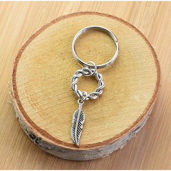 Zilveren lauwerkrans en veer hanger sleutelhanger