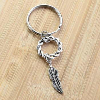 Zilveren lauwerkrans en veer hanger sleutelhanger