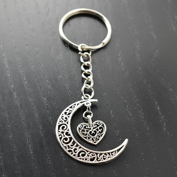 Zilveren maan en hart sleutelhanger