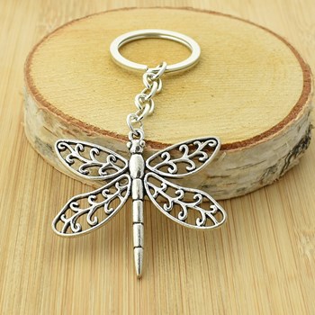 Dragonfly sleutelhanger met zilveren opengewerkte vleugels