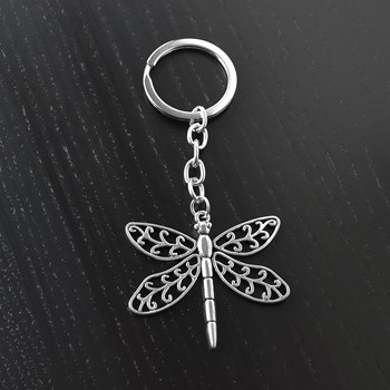 Dragonfly sleutelhanger met zilveren opengewerkte vleugels