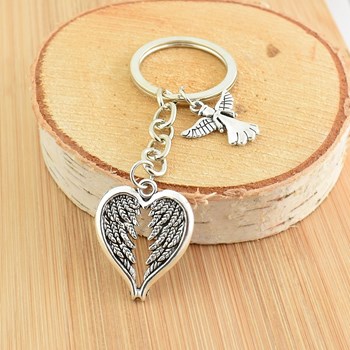 Porte-clés ange et ailes en forme de coeur argenté