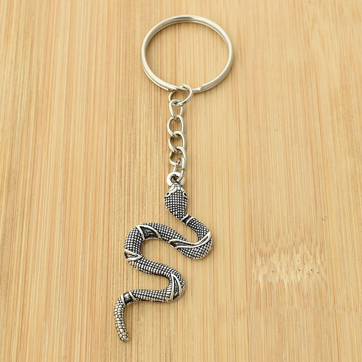 Porte-clés serpent argenté - vue 2
