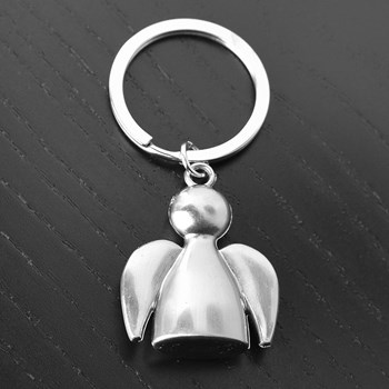 Porte-clés ange argenté avec des ailes