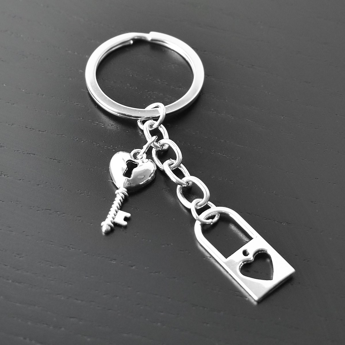 Porte-clés cadenas et clé coeur argenté - vue 4