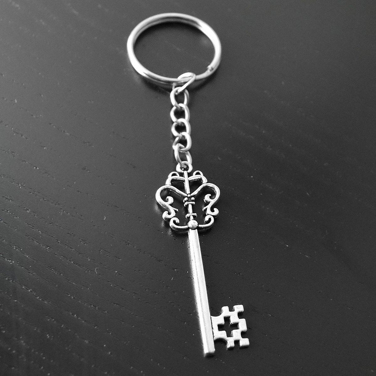 Porte-clés vintage clé de château royal argenté - vue 2