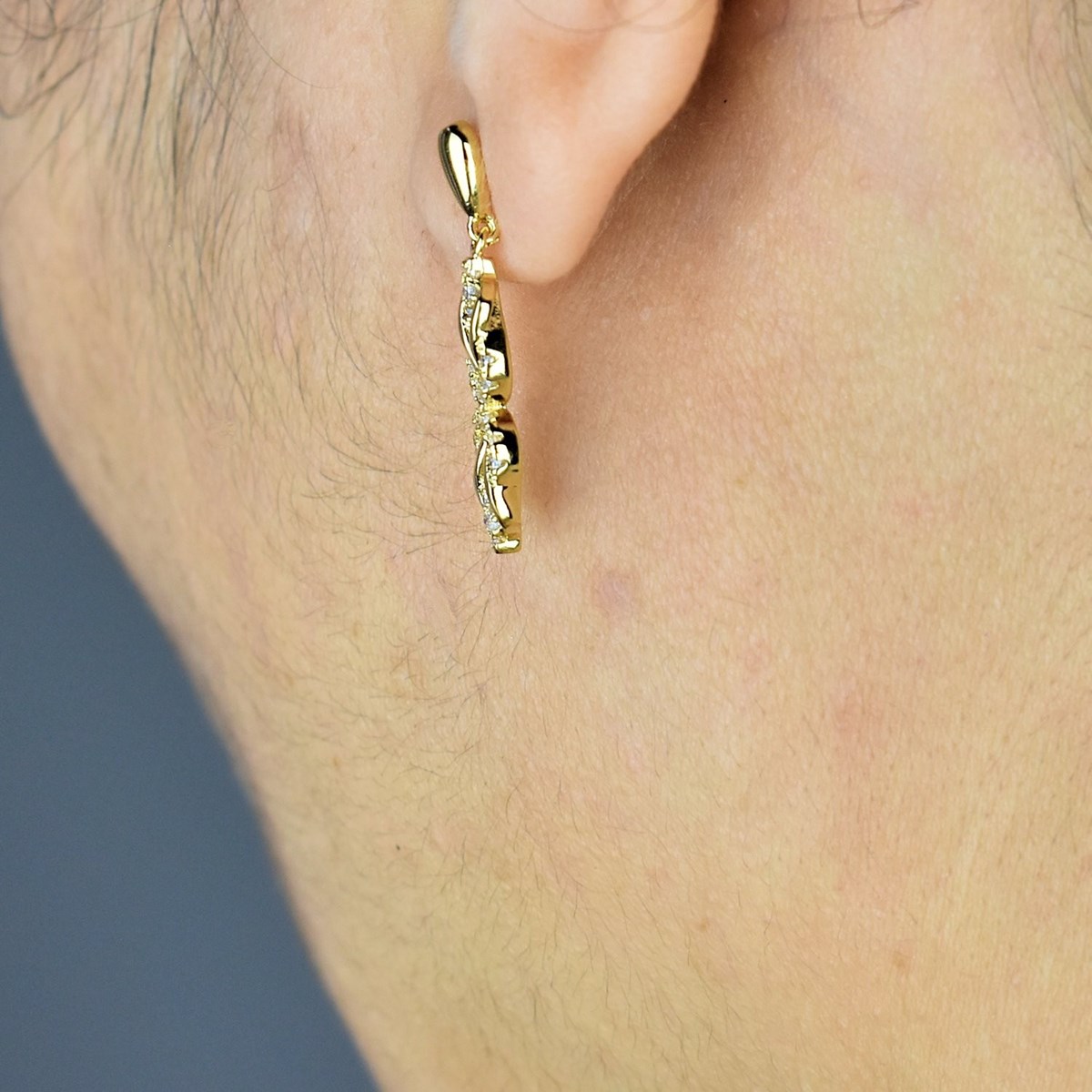Boucles d'oreilles infini noeud d'oxydes de zirconium Plaqué OR 750 3 microns - vue 3