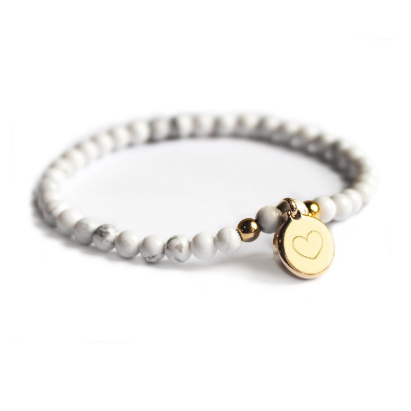 Bracelet perles howlite et médaille ronde plaqué or femme - gravure COEUR - vue 2