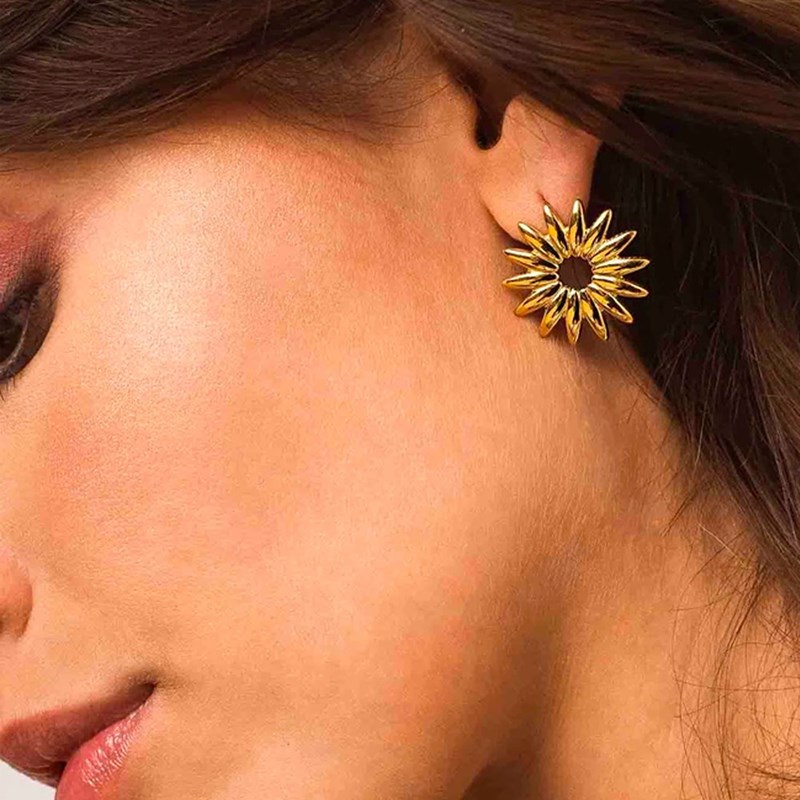 Boucles d'oreilles fleur en acier dorées - vue 2