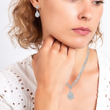 SC Crystal set versierd met fonkelende kristallen