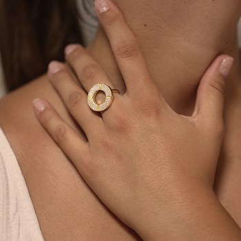 Ronde zilveren ring bezet met zirkonia