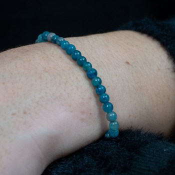 Serena bracelet in Apatite stones