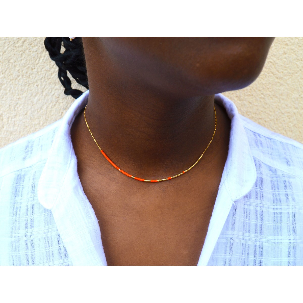 Collier femme minimaliste délicat chaîne ultra fine perles miyuki  ( Orange) - vue 2