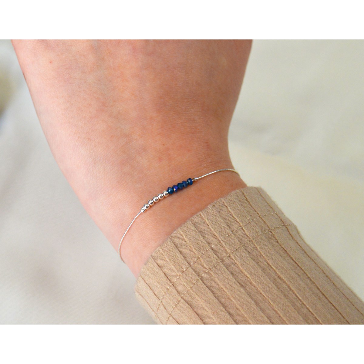 Bracelet minimaliste argent 925, chaîne serpent , avec  perles de verre bleu - vue 2