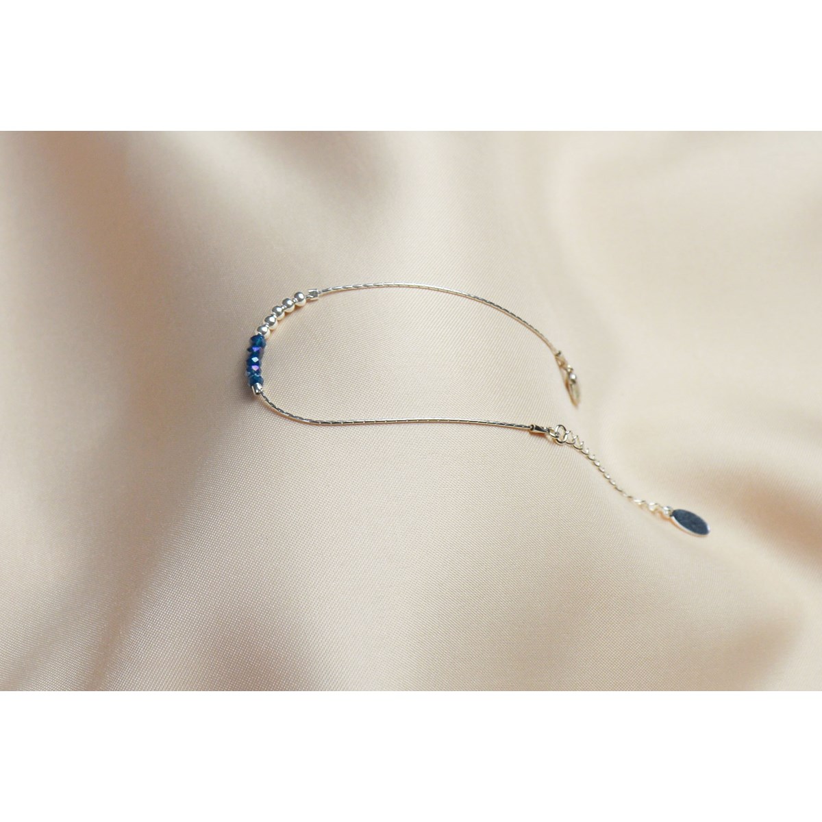 Bracelet minimaliste argent 925, chaîne serpent , avec  perles de verre bleu - vue 3