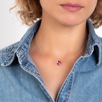 SC Crystal halsketting versierd met een fonkelende kristal