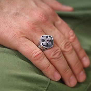 Zilveren Maltezer Kruis en Granaat Chevalière Ring voor Mannen