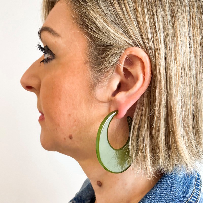 Boucles d'oreilles style créoles vertes - vue 2