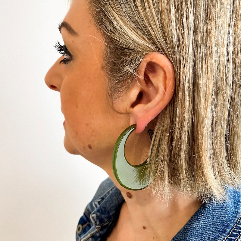 Boucles d'oreilles style créoles vertes - vue 3