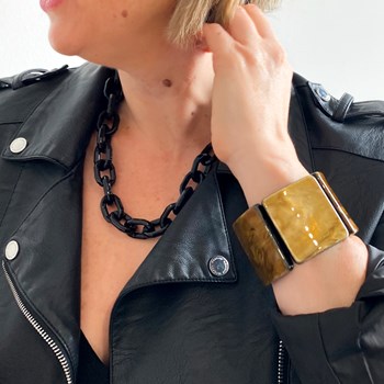 Bruine stretch armband vierkante vormen