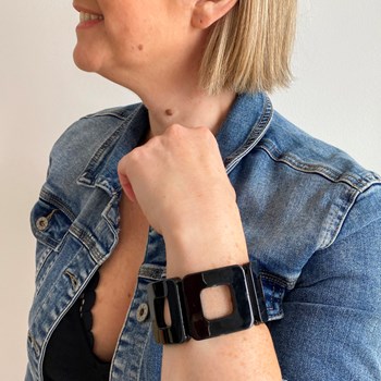 Zwarte stretch armband vierkante vormen