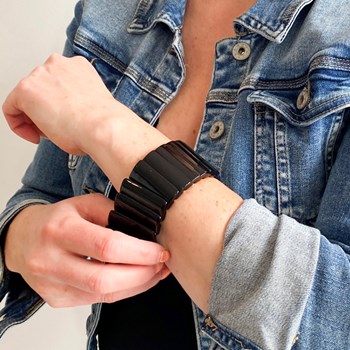 Zwarte stretch armband rechthoeken