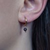 Boucles d'oreilles créoles Serena en pierres Grenat - vue V2