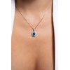 Collier mono-motif Victoria en Argent avec oxyde de zirconium bleu topaze - vue V3