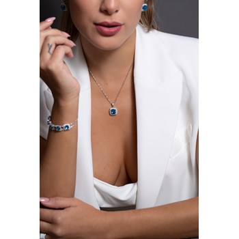 MARGARET zilveren halsketting met synthetische topaas blauwe steen