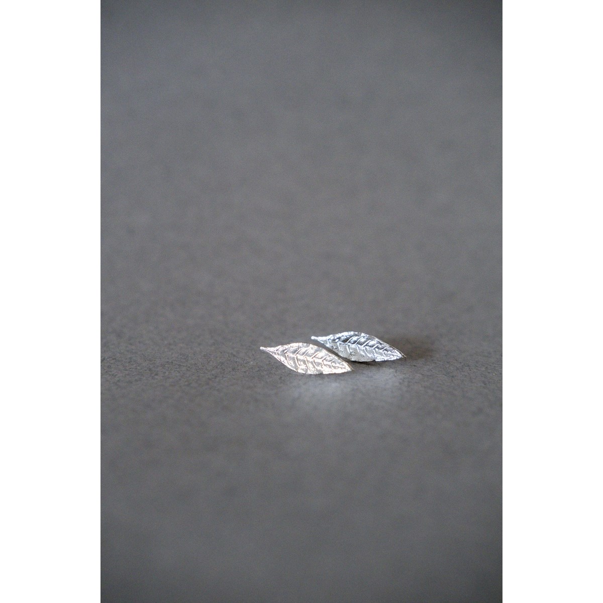 boucles d'oreilles puces feuilles plaqué argent - THALIE - vue 2