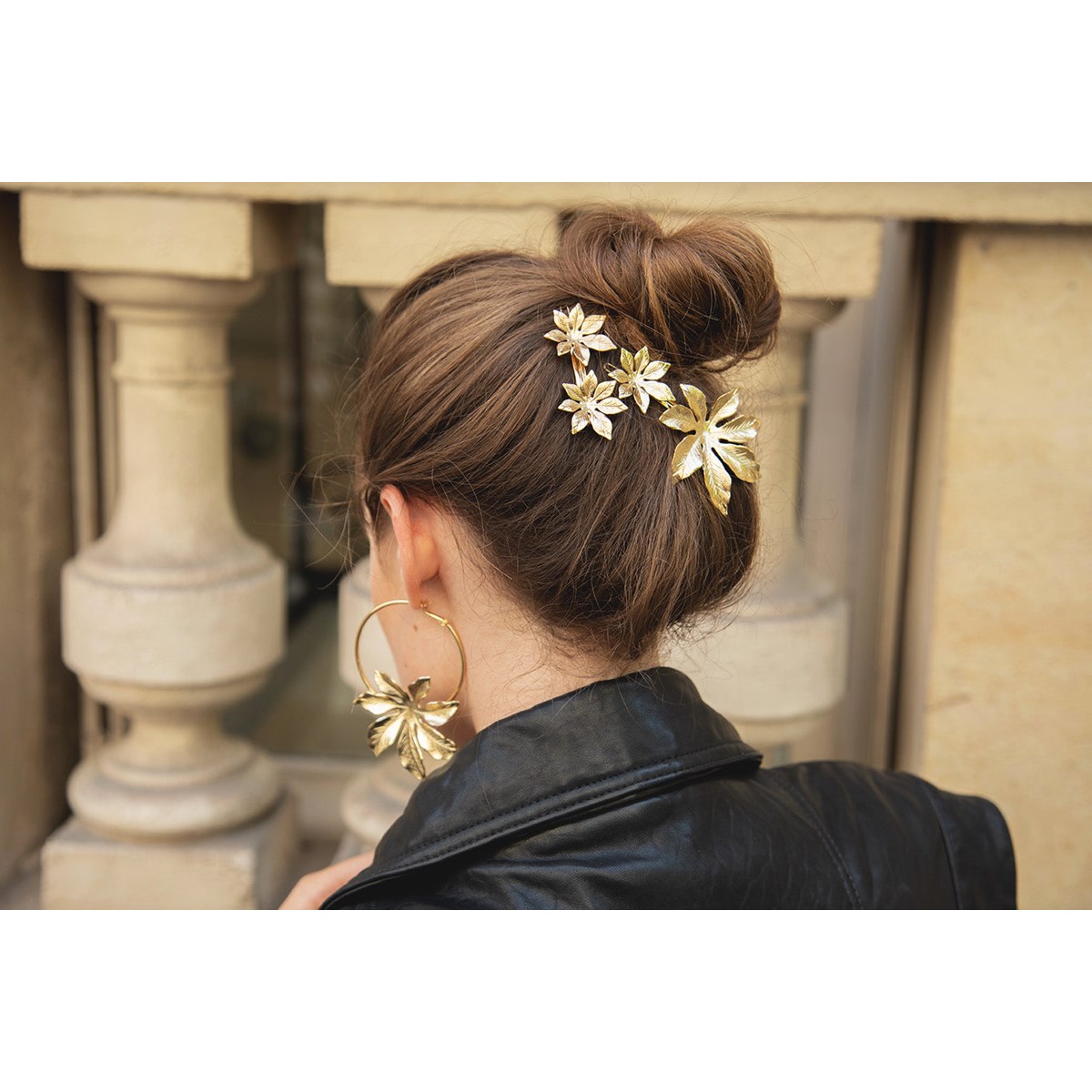 boucles d'oreilles créoles fleurs plaqué argent - CHLORIS - vue 5