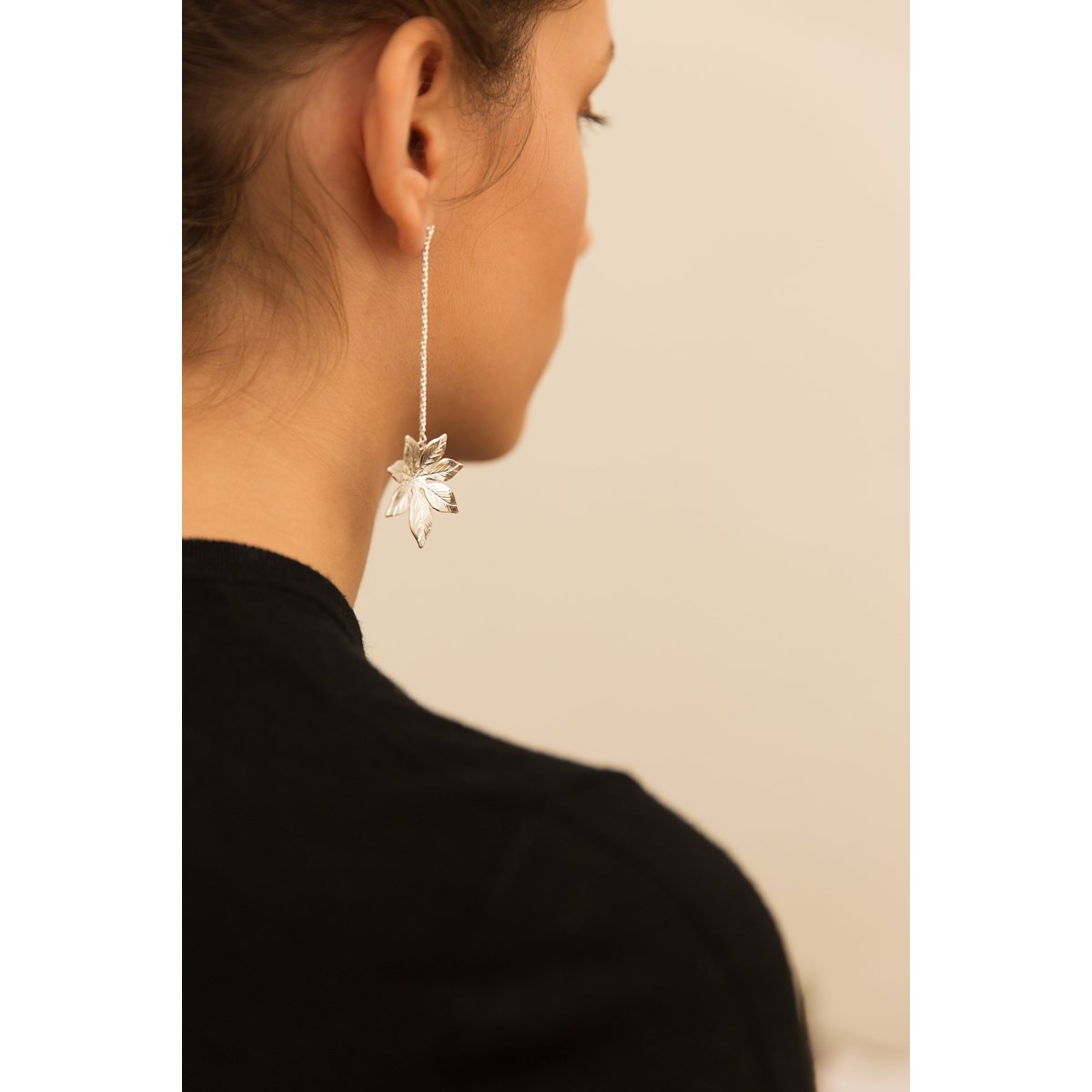 boucles d'oreilles pendantes fleurs plaqué argent - CHLORIS - vue 2