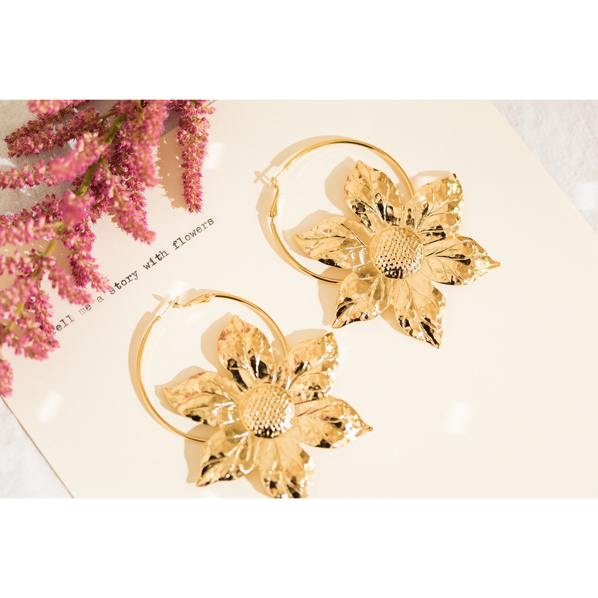 boucles d'oreilles créoles fleurs doré à l'or fin - HESPÉRIS - vue 4