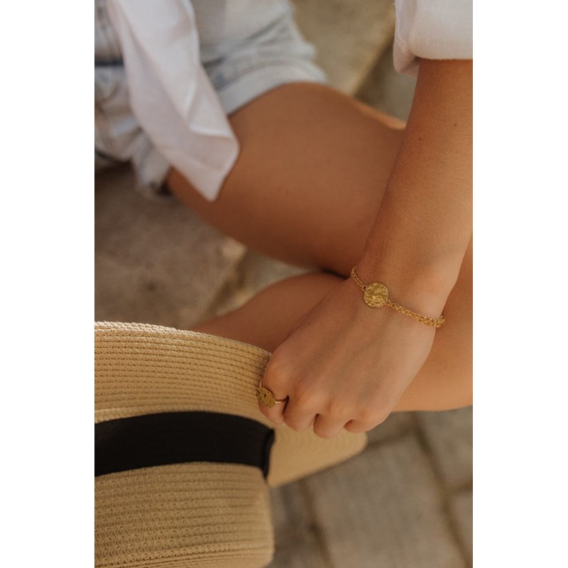 bague rond martelé doré à l'or fin - HESTIA - vue 4