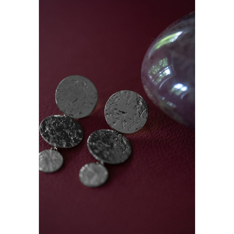 boucles d'oreilles puces pendantes ronds martelés plaqué argent - HESTIA - vue 2