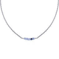 Collier Chaine Argent Rhodié Sept Perles Facettées de Tanzanite et Un Diamant Noir Facettée