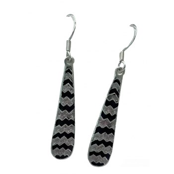 Lange oorbellen van zilver en emaille