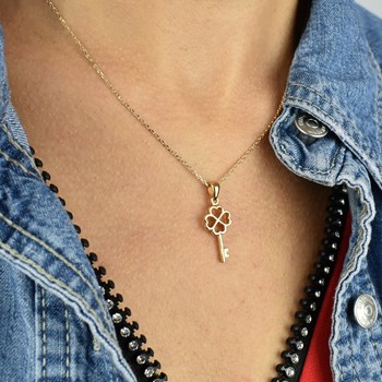 Harten sleutel ketting in de vorm van een klavertje Verguld 750 3 micron