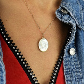 Collier Vierge Marie médaille ovale de nacre Symbole de foi et de protection Plaqué OR 750 3 microns